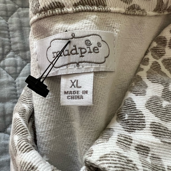 (2) Mudpie size Extra Large, never worn oversized denim jackets - Picture 3 of 5